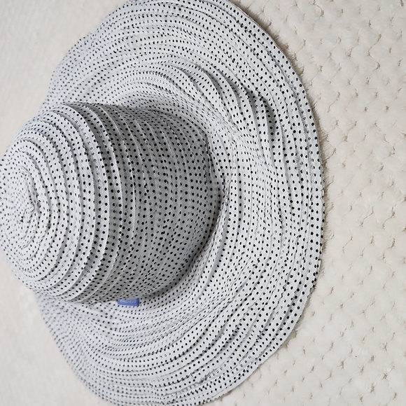 Wallaroo Hat Company Scrunchie Hat - Picture 8 of 12